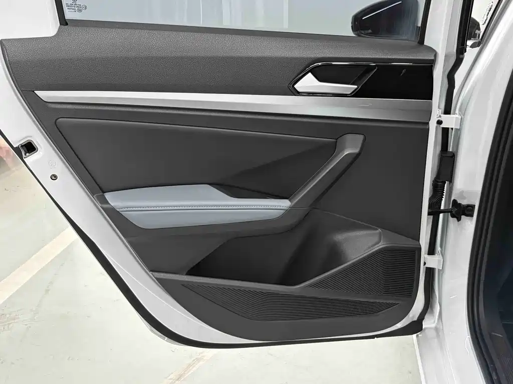 Volkswagen Lavida 2023 — фото 28