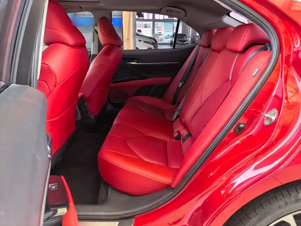 Toyota Camry 2019 — фото 17