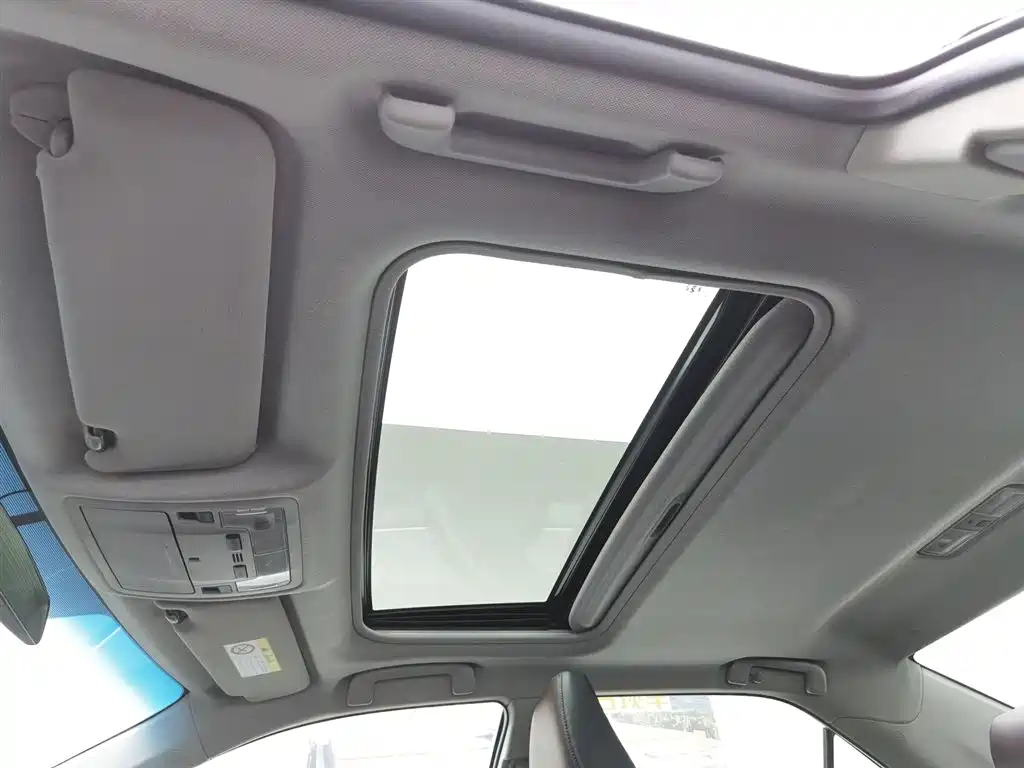 Toyota Camry 2016 — фото 14