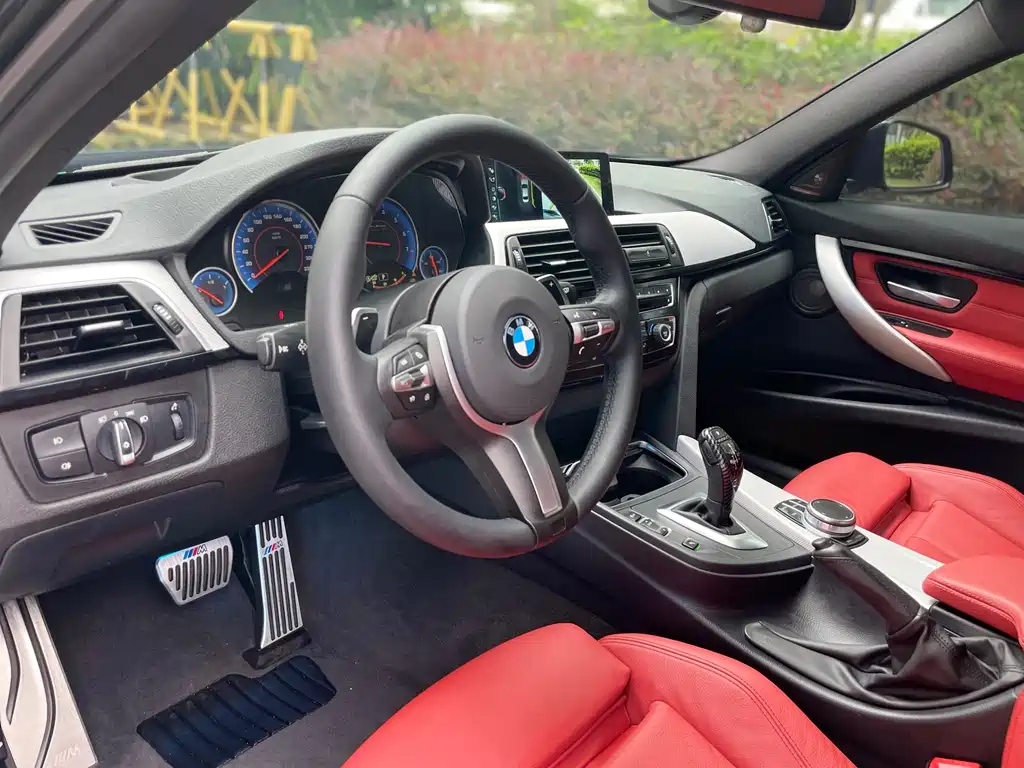 BMW 3 Series 2017 — фото 13