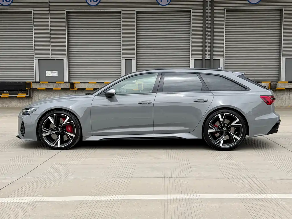 Audi RS 6 2021 — фото 29