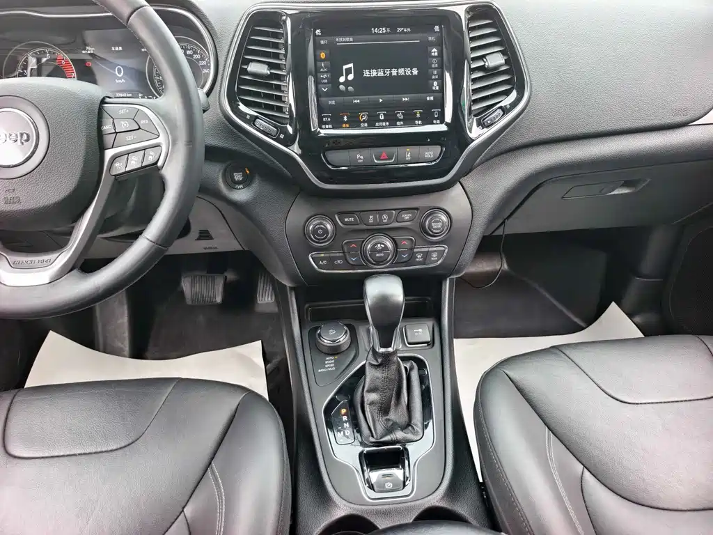 Jeep Cherokee 2020 — фото 14