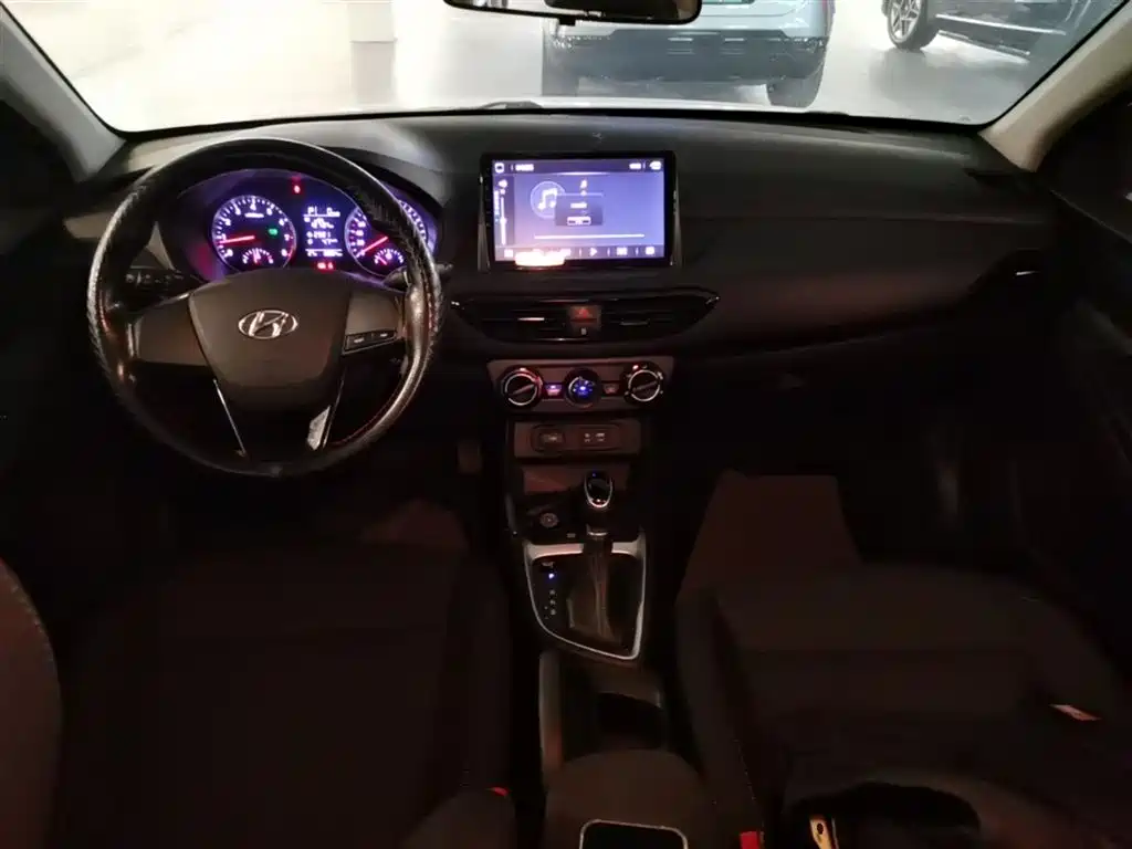 Hyundai Elantra 2019 — фото 10