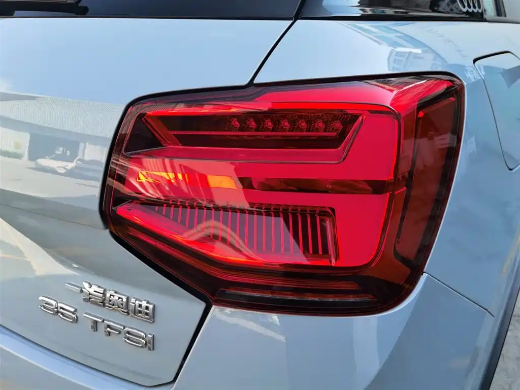 Audi Q2L 2024 — фото 27