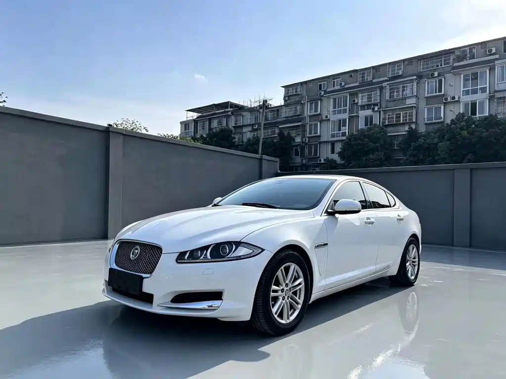 Jaguar XF 2015