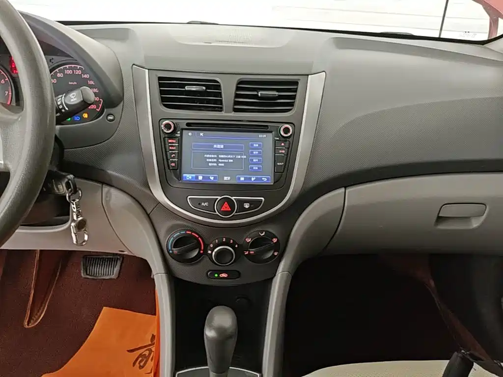Hyundai Accent 2016 — фото 13