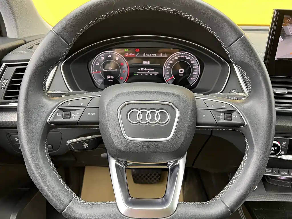 Audi Q5L 2022 — фото 11
