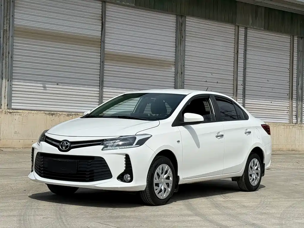 Toyota Vios 2023 — фото 1