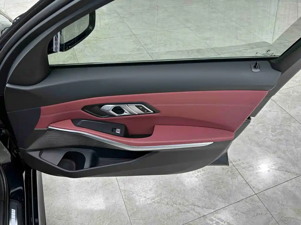 BMW 3 Series 2023 — фото 13