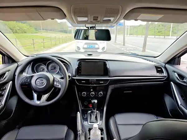 Mazda Atenza 2015