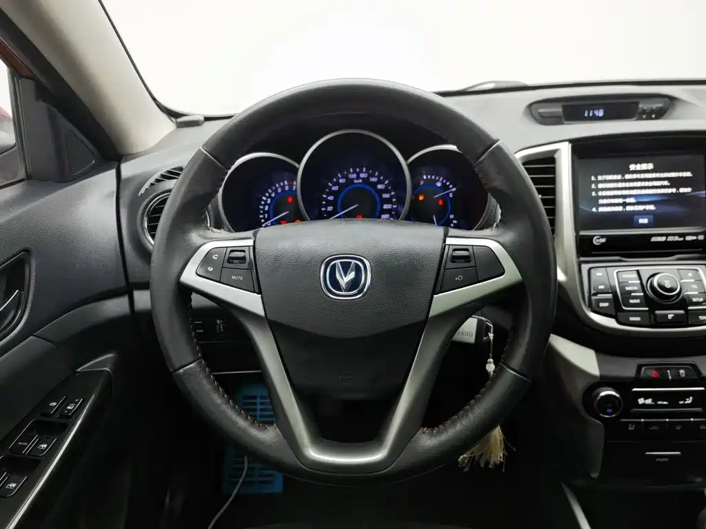 Changan Eado 2016 — фото 11