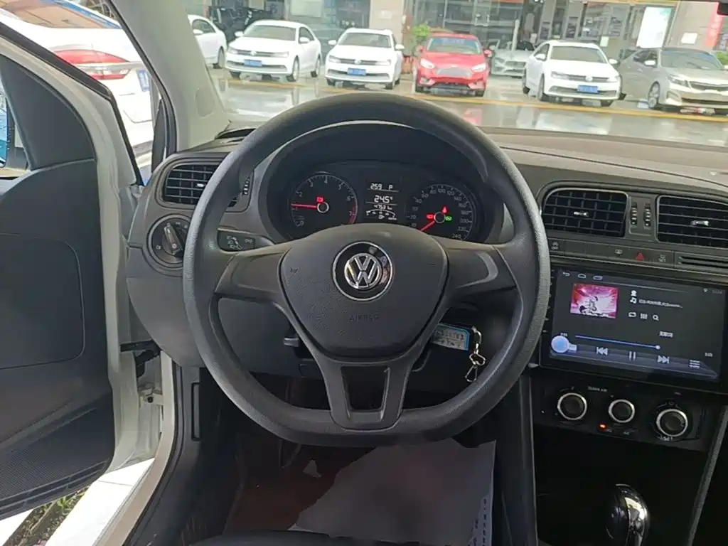 Volkswagen Polo 2019 — фото 11
