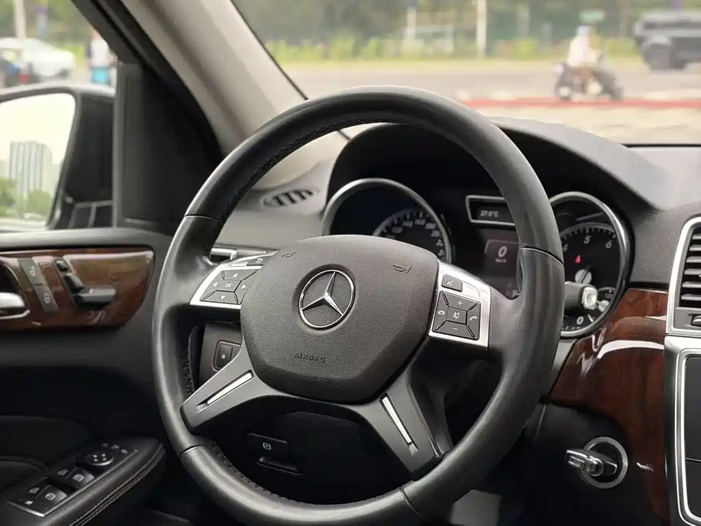 Mercedes-Benz M-Class 2015 — фото 9