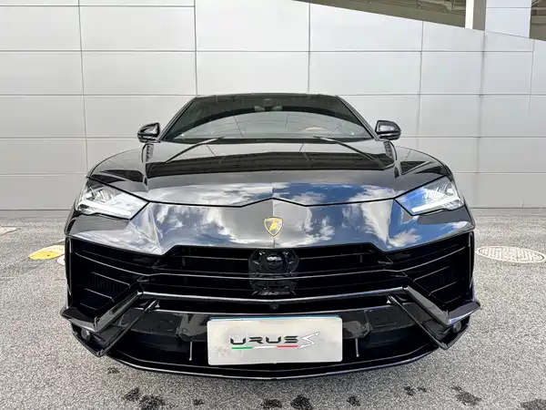 Lamborghini Urus 2026