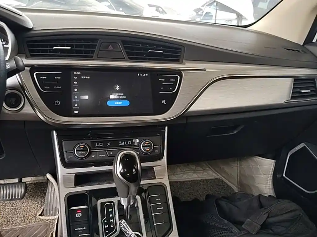 Geely Emgrand GS 2019 — фото 10