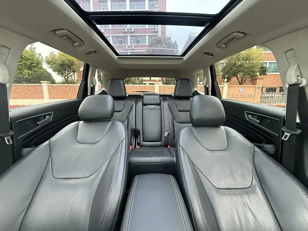 Ford Edge 2017 — фото 23