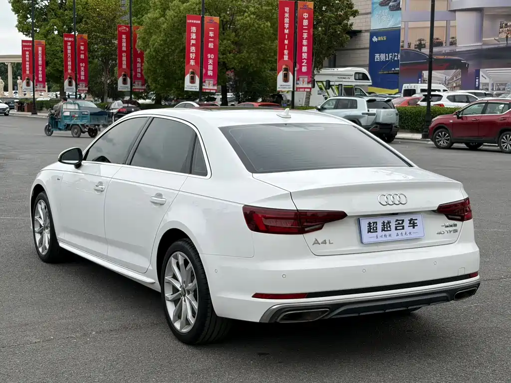Audi A4L 2020 — фото 13