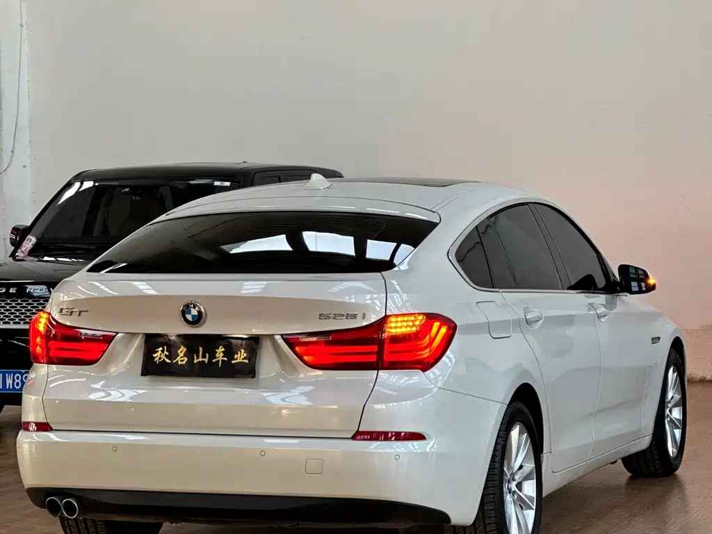BMW 5 Series GT 2016 — фото 7