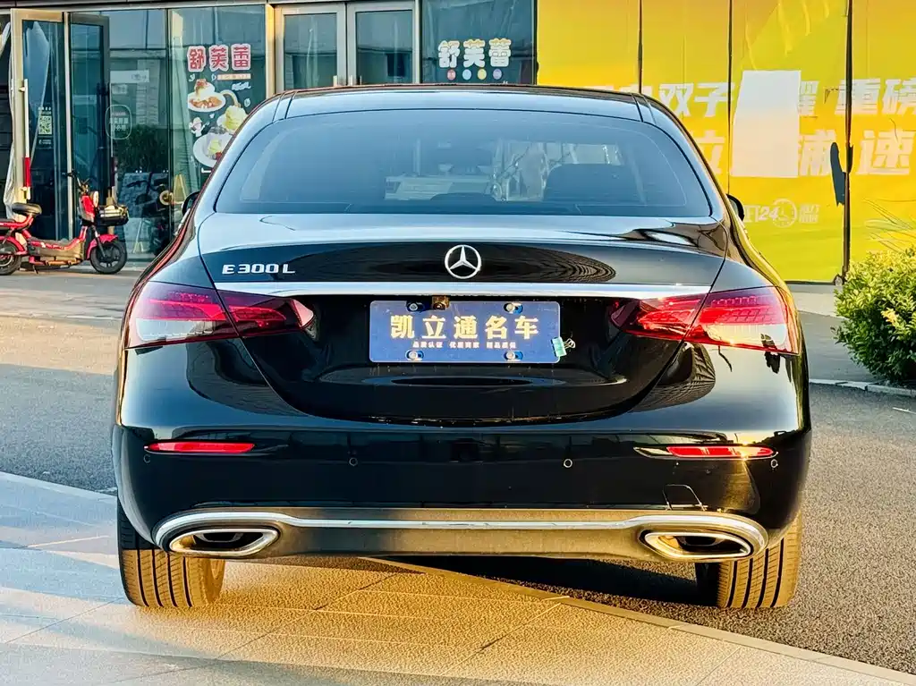 Mercedes-Benz E-Class 2022