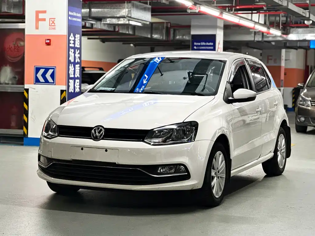 Volkswagen Polo 2015 — фото 1