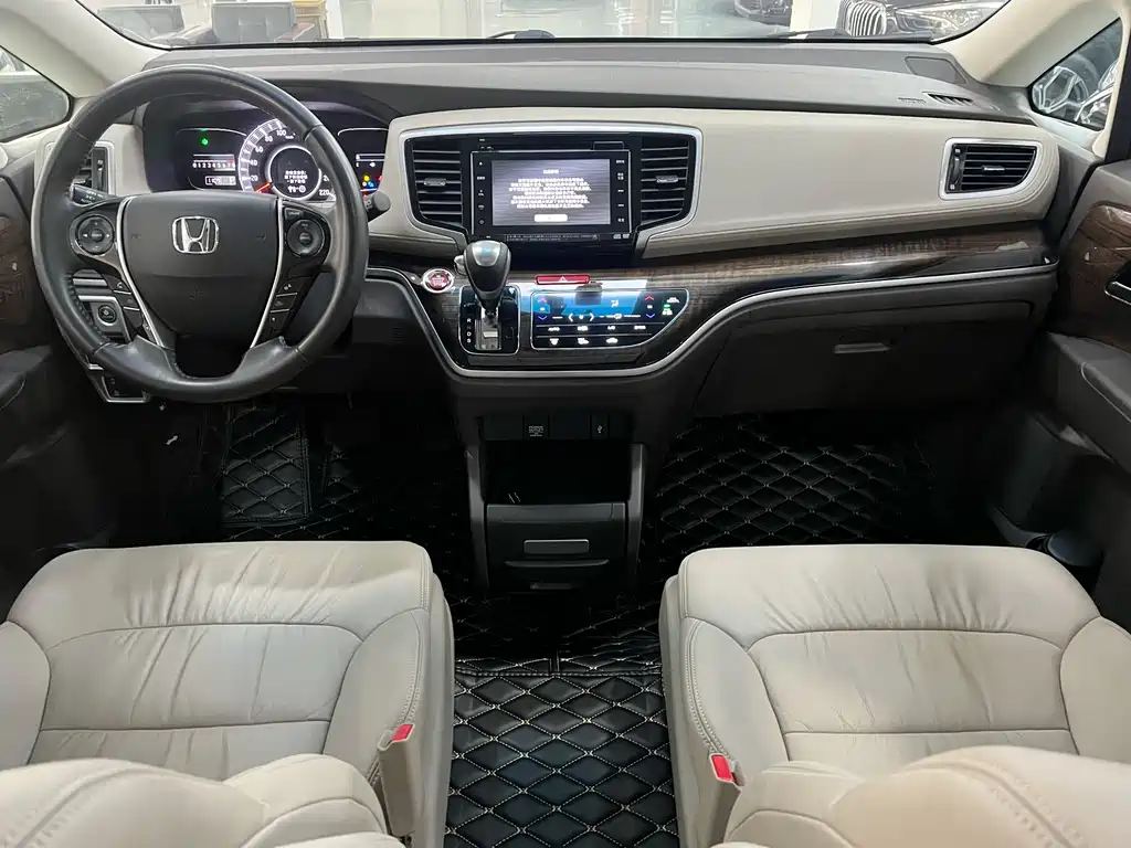 Honda Odyssey 2017 — фото 14