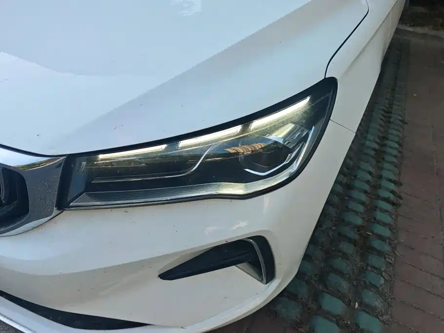 Geely Emgrand 2023