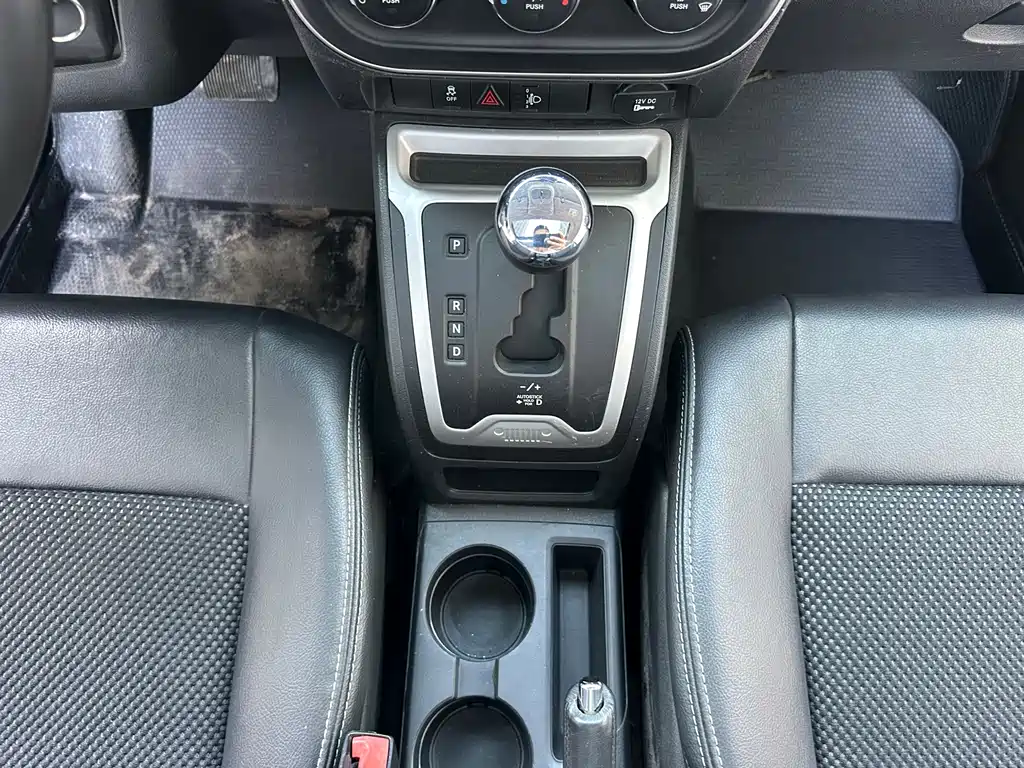 Jeep Compass 2015 — фото 18