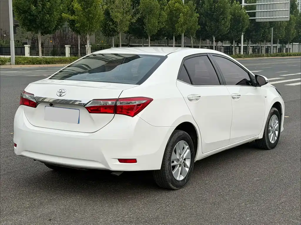 Toyota Corolla 2017 — фото 9
