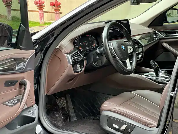 BMW 5 Series 2021