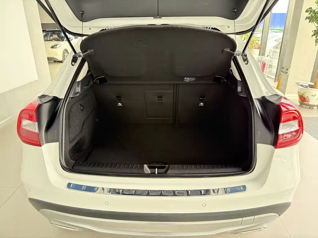 Mercedes-Benz GLA 2016 — фото 15