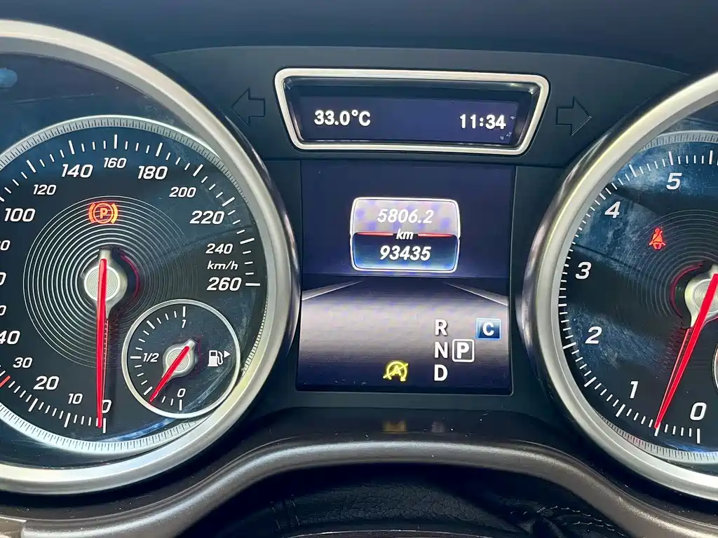 Mercedes-Benz GLE 2017 — фото 18
