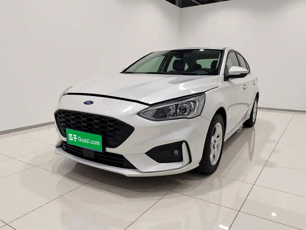 Ford Focus 2019 — фото 1