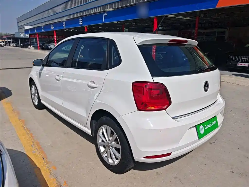 Volkswagen Polo 2015 — фото 5