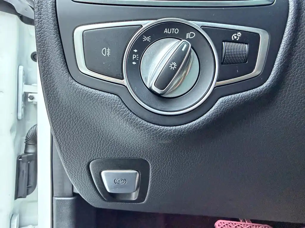 Mercedes-Benz C-Class 2022 — фото 9