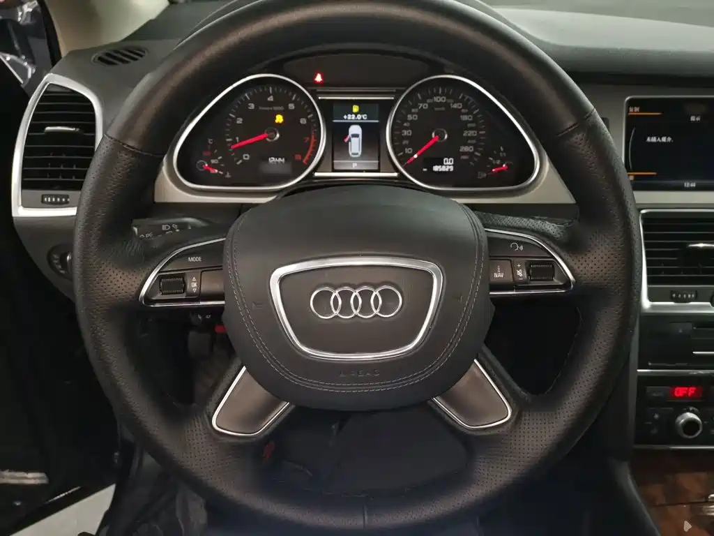 Audi Q7 2015 — фото 8