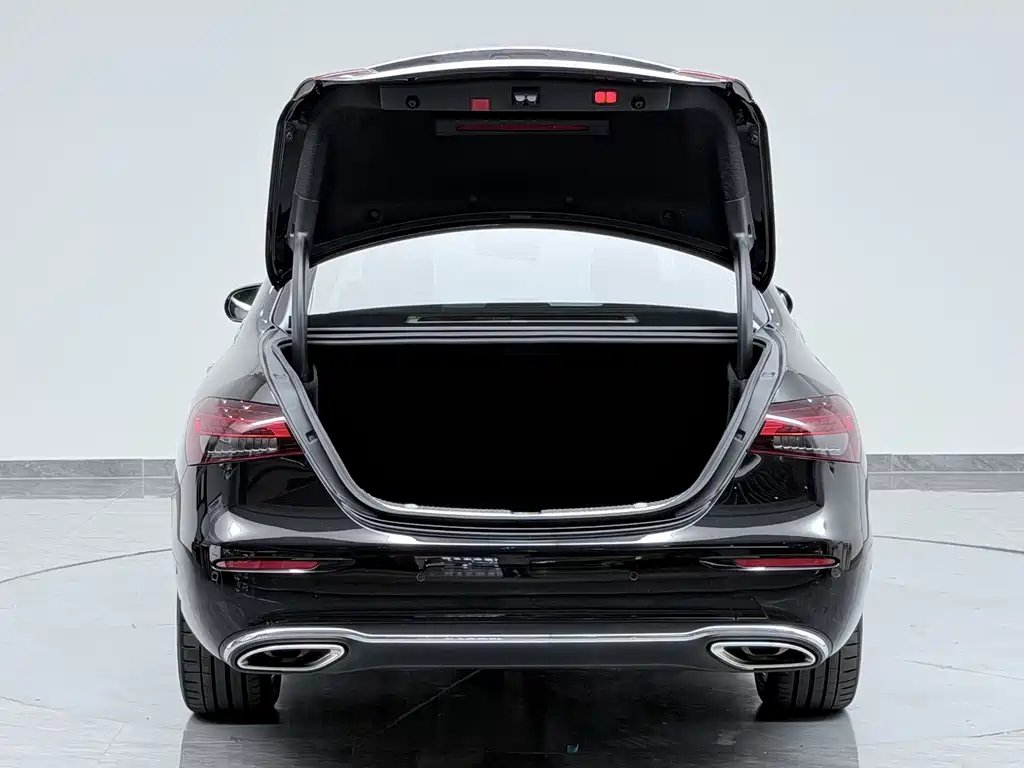 Mercedes-Benz E-Class 2021 — фото 26