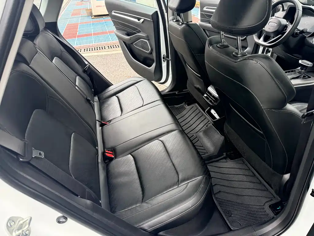 Geely Emgrand 2023 — фото 14