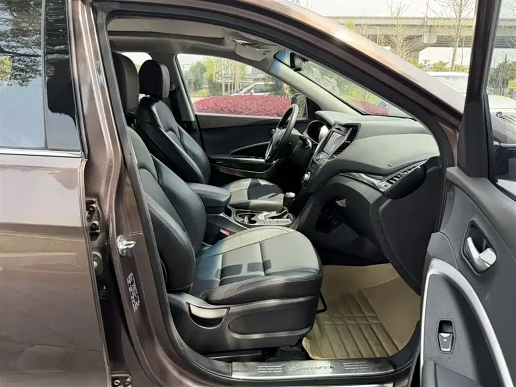 Hyundai Santa Fe 2016 — фото 19