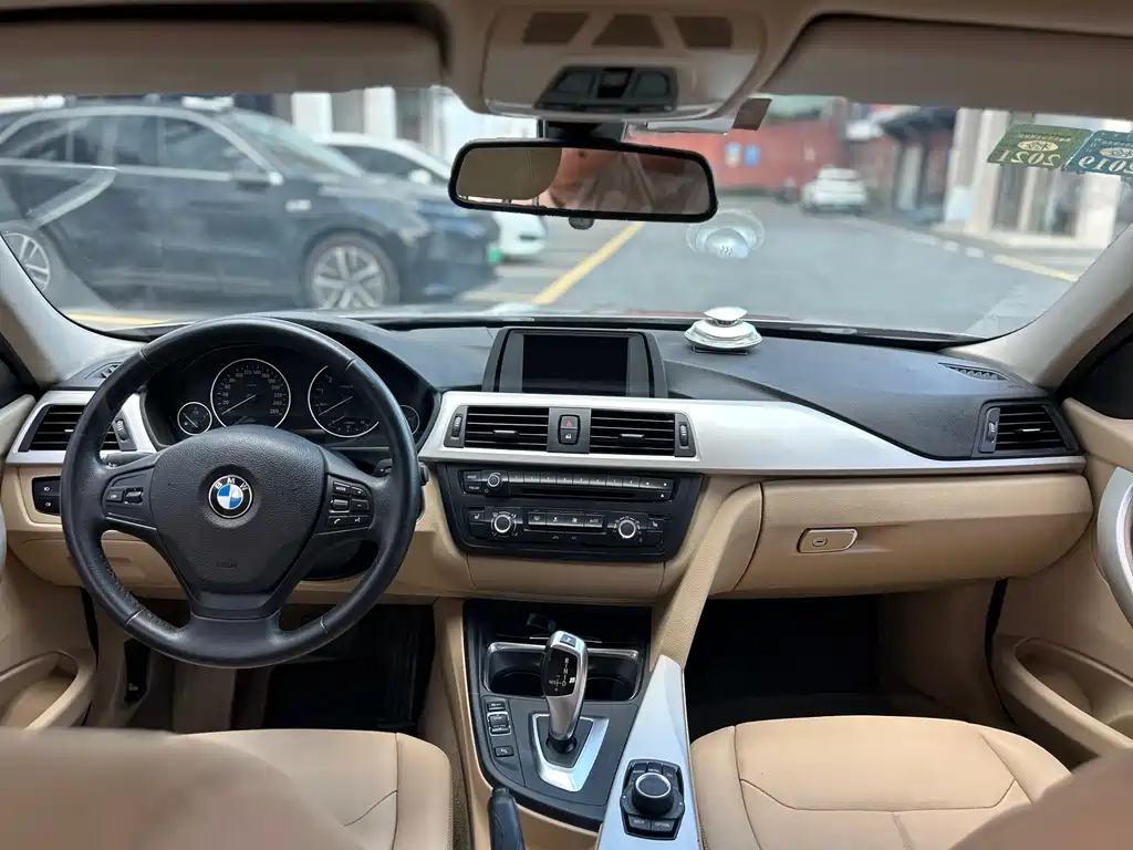 BMW 3 Series 2015 — фото 19