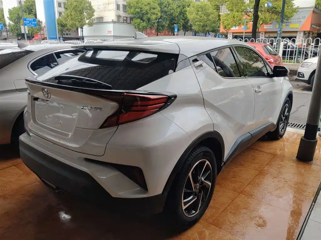 Toyota C-HR 2022 — фото 5