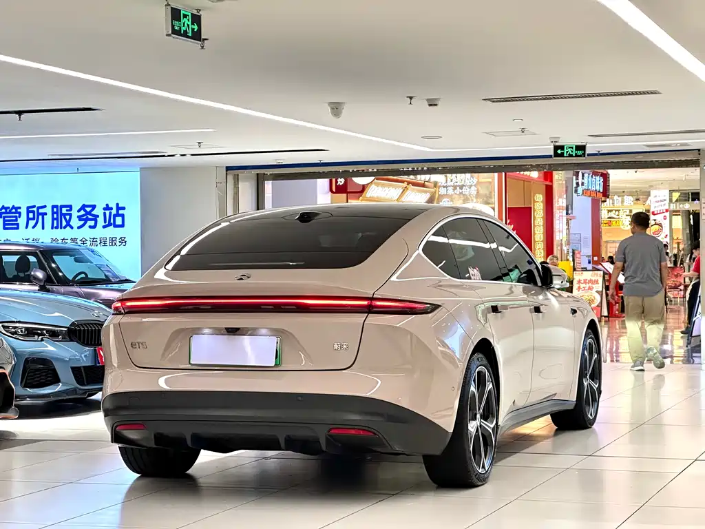 NIO ET5 2024