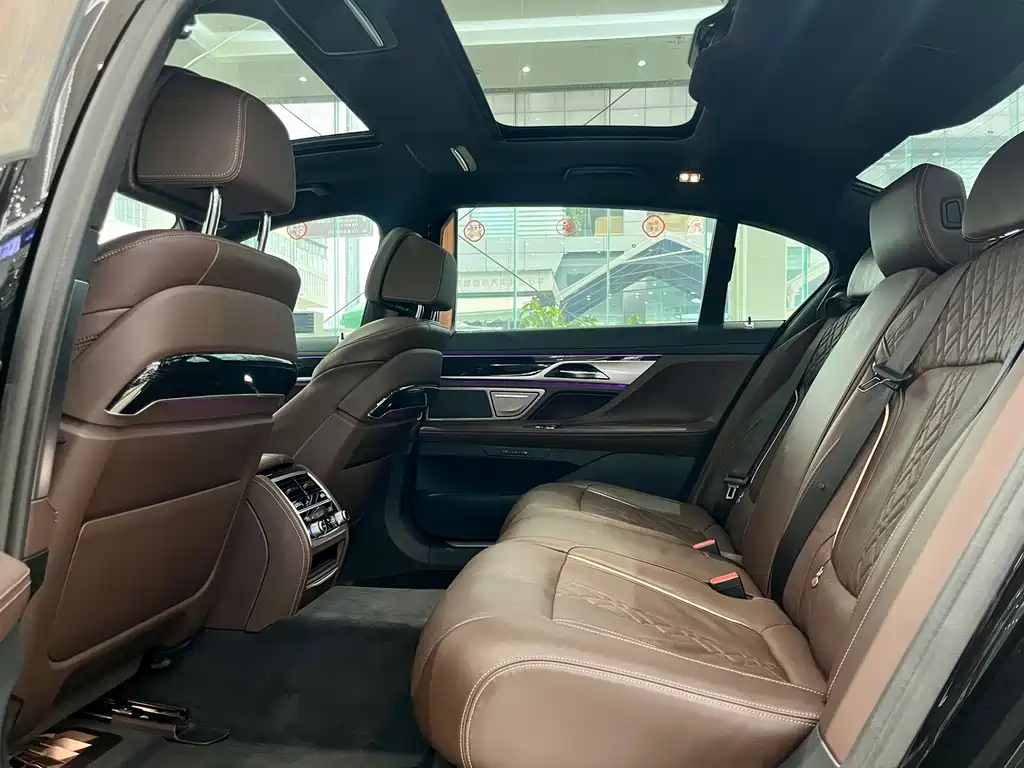 BMW 7 Series 2019 — фото 10