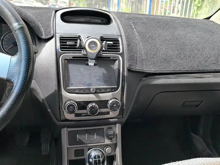 Geely Emgrand Classic 2015 — фото 13