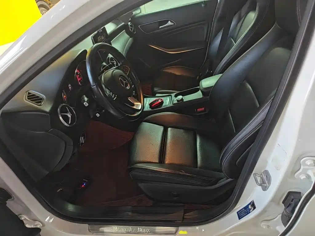 Mercedes-Benz GLA 2017 — фото 15