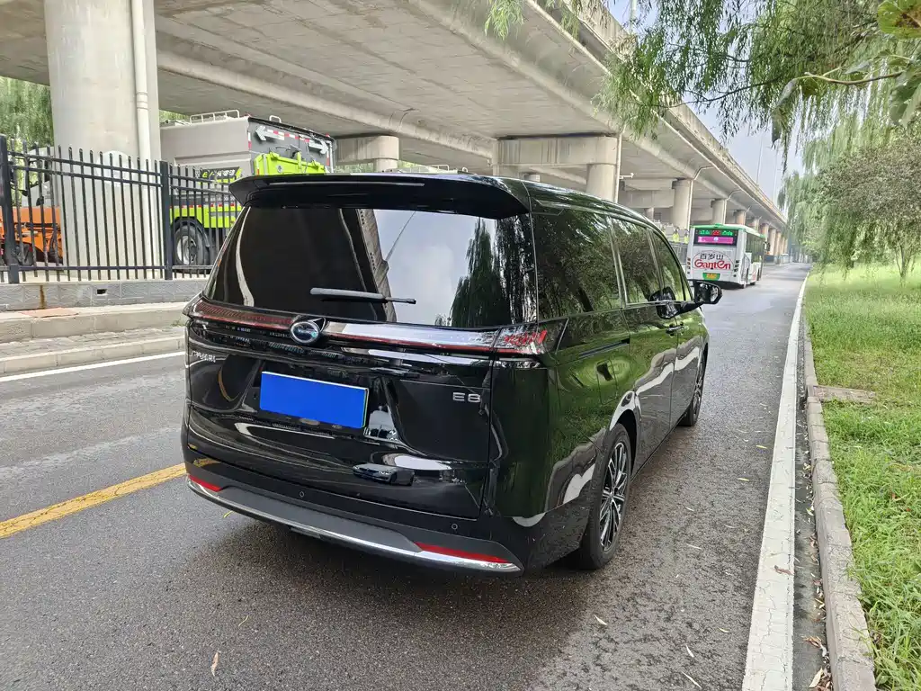 GAC Trumpchi E8 PHEV 2024 — фото 7