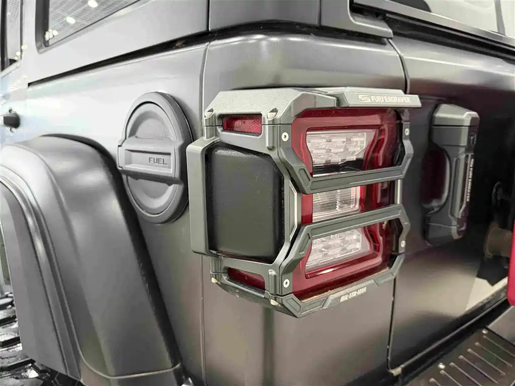 Jeep Wrangler 2021 — фото 12