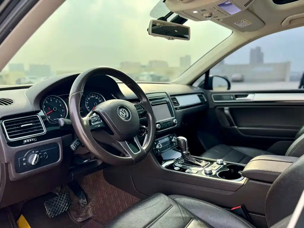 Volkswagen Touareg 2016 — фото 12
