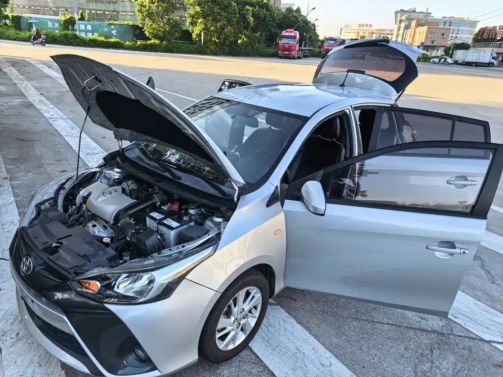 Toyota Yaris L 2019 — фото 18