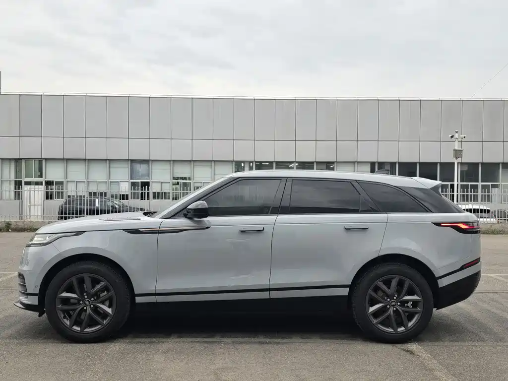 Land Rover Velar 2025