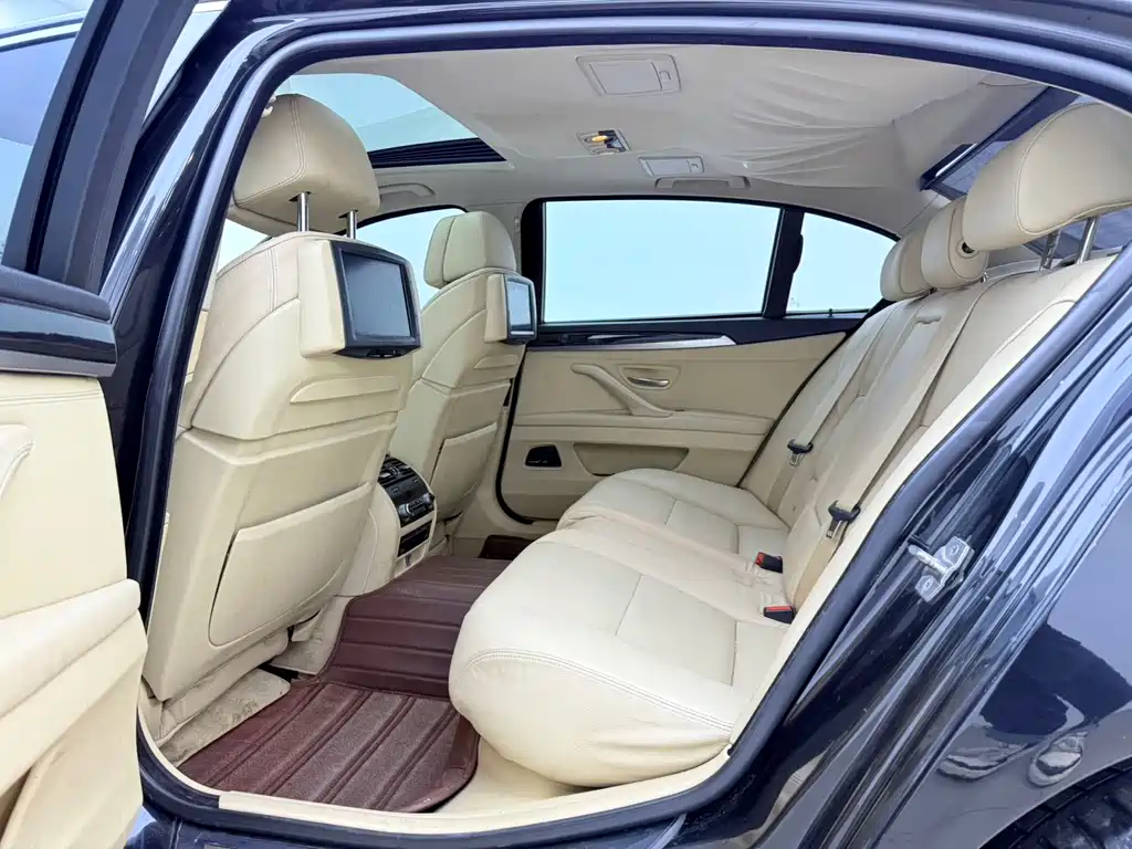 BMW 5 Series 2013 — фото 12